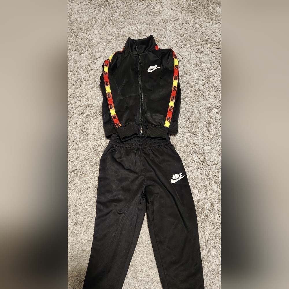 Nike sweatsuit for toddler